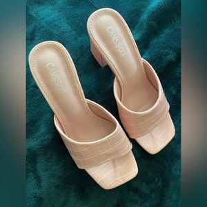 CAMSSOO Women's Heeled Mules Square Open Toe Sandals Flip Flops. New.